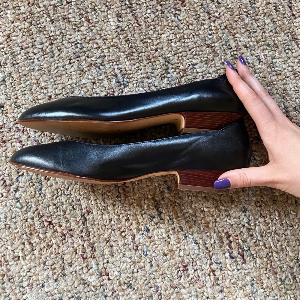 Vintage black leather flats / kitten heels